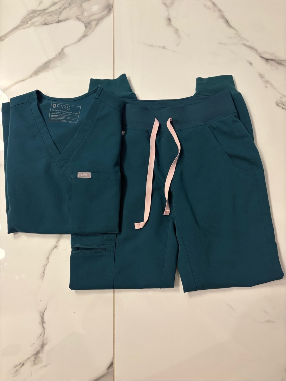 Figs Scrub Set in Caribbean Blue